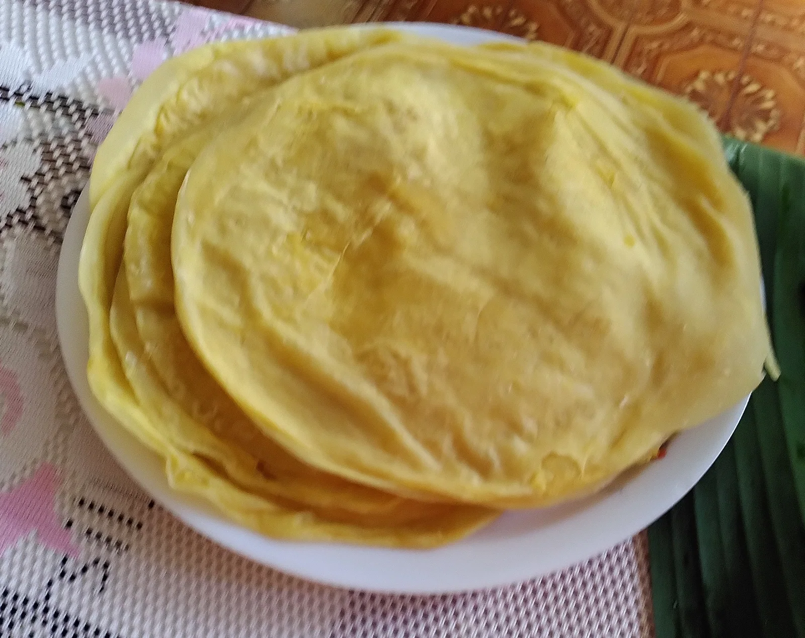 A stack of freshly made dholl puri