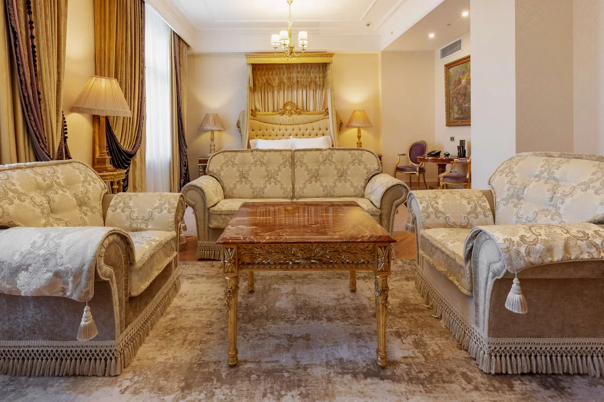 الجناح الرومانسي