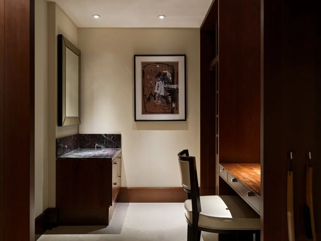 Four Seasons Executive Suite