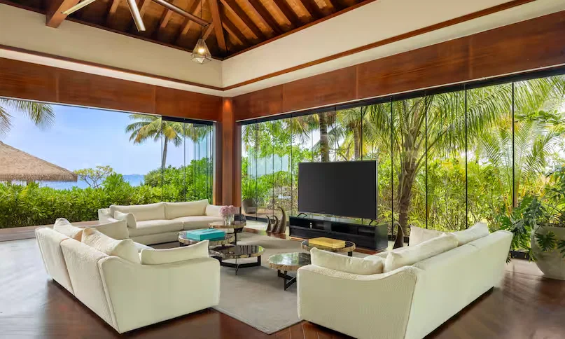 Ithaafushi Private Island