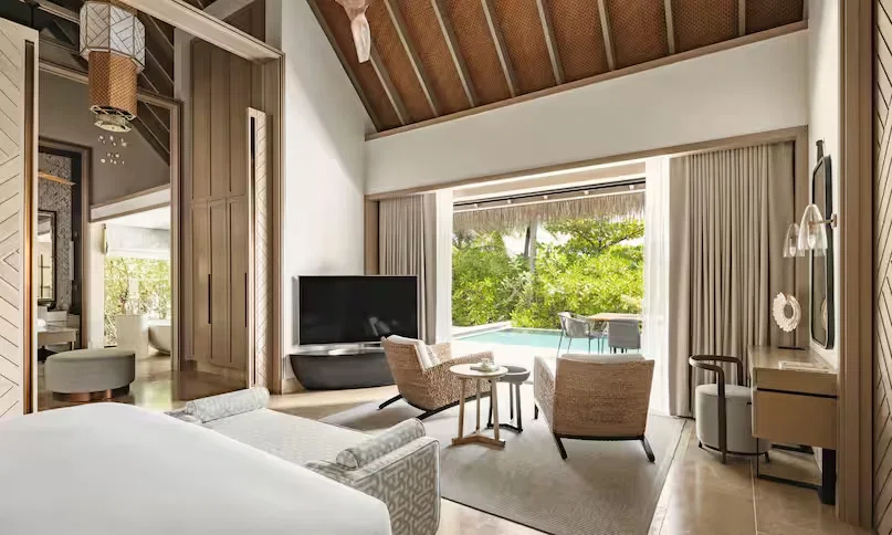 Grand Beach Villa with Pool, King Bed